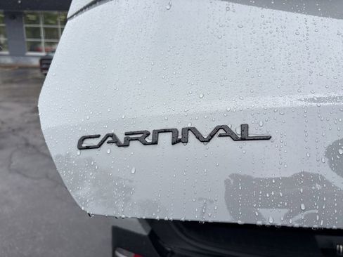 Used 2025 Kia Carnival SX Prestige FWD image 21