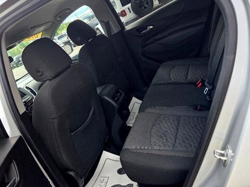 Used 2020 Chevrolet Equinox LT w/ Driver Convenience Package image 11
