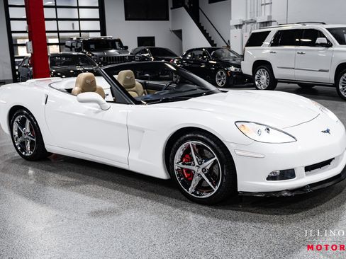 Used 2012 Chevrolet Corvette Convertible w/ 2LT Preferred Equipment Group image 7
