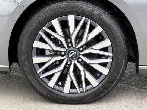 Used 2025 Nissan Altima 2.5 SV image 11