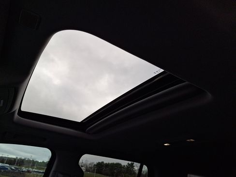 Used 2019 Chevrolet Tahoe LT w/ Luxury Package image 15