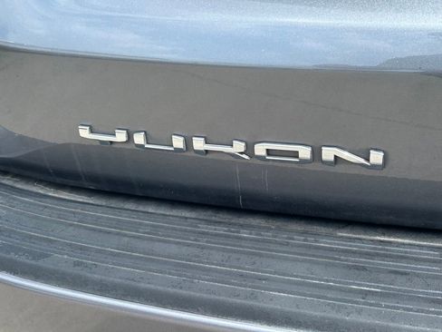 Used 2021 GMC Yukon AT4 w/ AT4 Premium Plus Package image 12