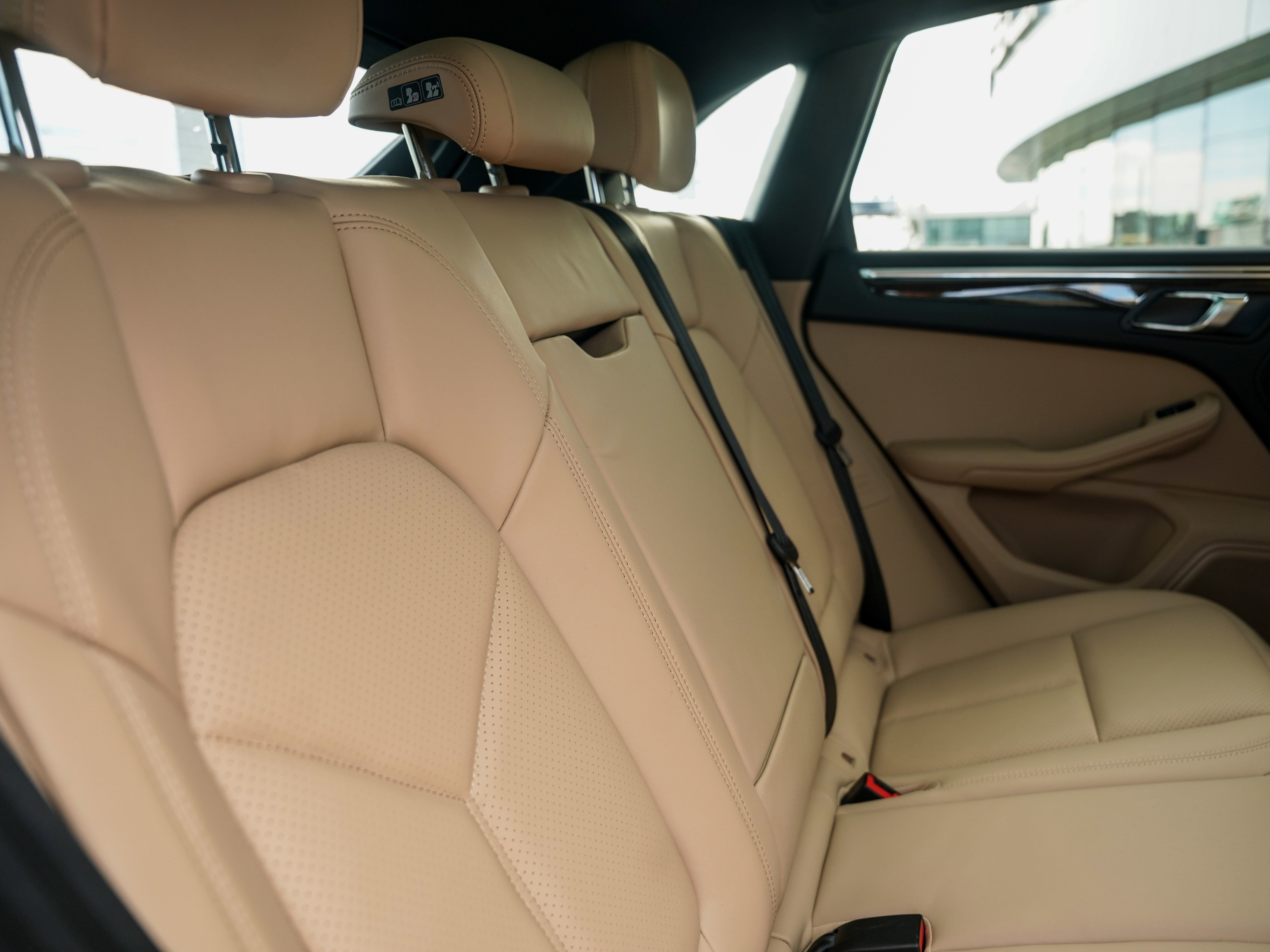 Certified 2026 Porsche Macan AWD/4WD image 30