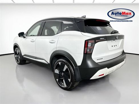 Used 2025 Nissan Kicks SR image 5