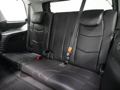 Used 2020 Cadillac Escalade Luxury RWD image 12