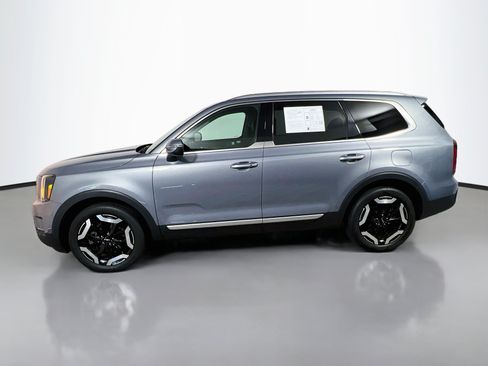 Used 2025 Kia Telluride S FWD image 9