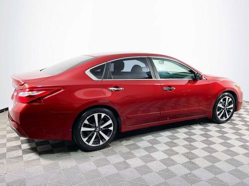 Used 2016 Nissan Altima 3.5 SR image 4