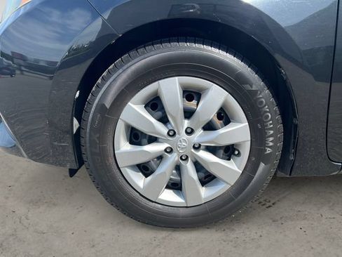 Used 2014 Toyota Corolla LE FWD image 14