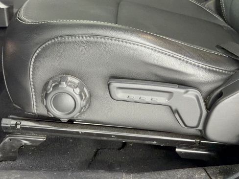 Used 2021 Jeep Gladiator Sport AWD/4WD image 16