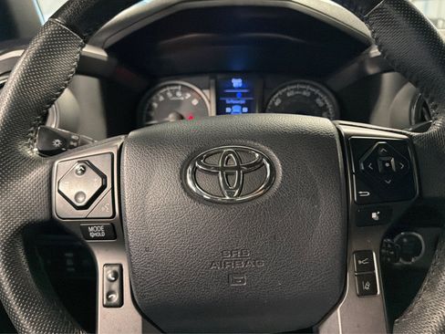 Used 2019 Toyota Tacoma TRD Sport w/ Technology Package AWD/4WD image 22