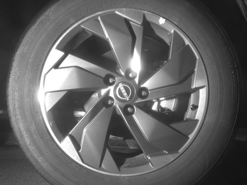 Used 2025 Nissan Rogue SV FWD image 13
