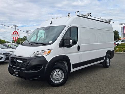 Used 2025 RAM ProMaster 2500 FWD image 3