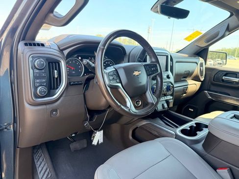 Used 2021 Chevrolet Silverado 1500 LTZ w/ LTZ Premium Package AWD/4WD image 9