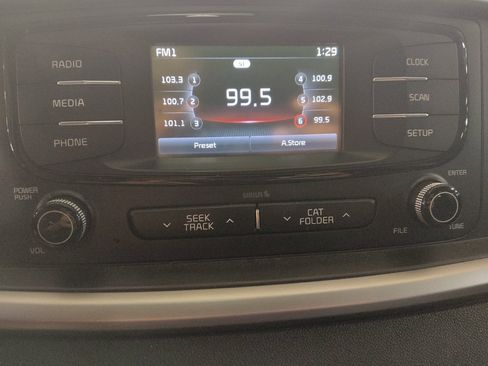 Used 2018 Kia Sorento FWD V6 image 25