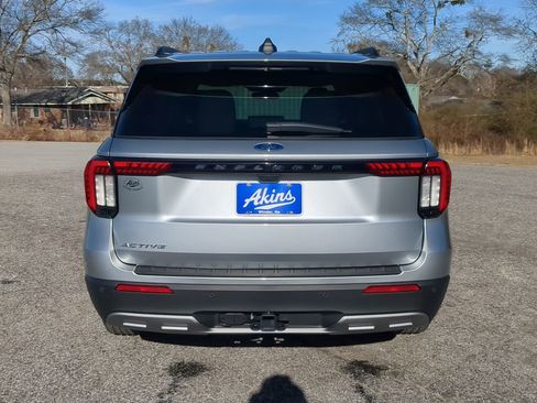 Certified 2025 Ford Explorer Active w/ Active Comfort Package image 4