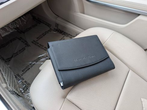 Used 2014 Mercedes-Benz E 350 Sedan image 39