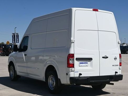 Used 2020 Nissan NV 2500 S image 6