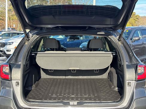 Used 2022 Subaru Outback Premium image 12