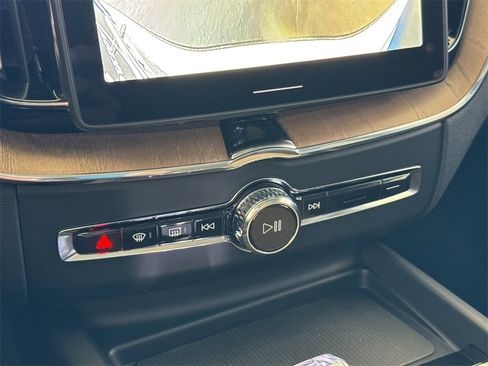 New 2026 Volvo XC60 B5 Plus image 20