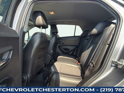 Used 2020 Chevrolet Trax LT w/ LT Convenience Package AWD/4WD image 36
