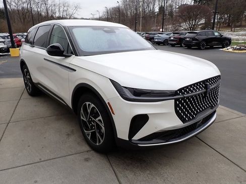 New 2026 Lincoln Nautilus Premier image 15