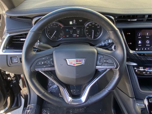 Certified 2025 Cadillac XT6 Premium Luxury image 24