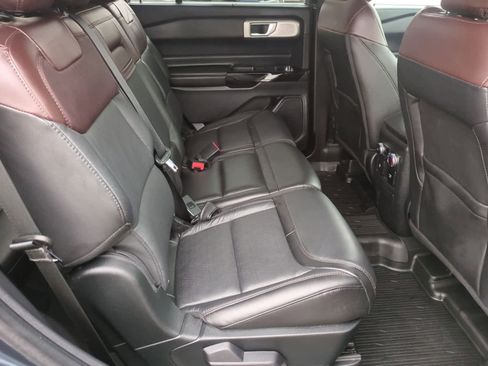 Used 2023 Ford Explorer Platinum w/ Technology Package image 20