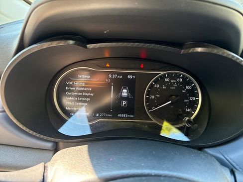 Used 2024 Nissan Versa SV FWD image 19