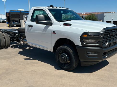 New 2026 RAM 3500 Tradesman AWD/4WD image 7