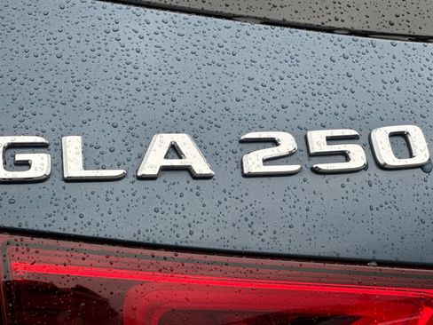 Certified 2023 Mercedes-Benz GLA 250 4MATIC image 19