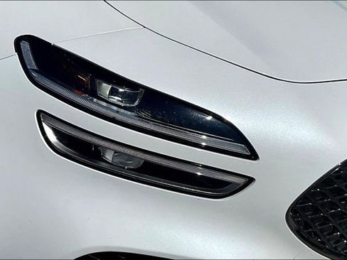 Used 2025 Genesis G70 2.5T image 33