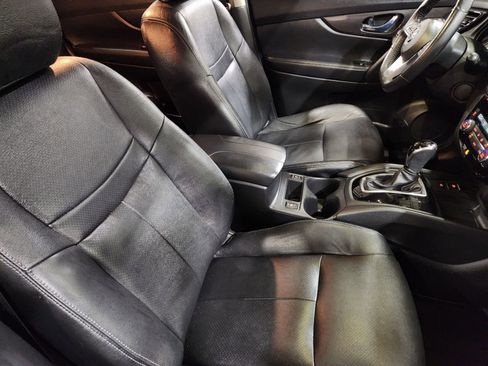 Used 2019 Nissan Rogue SV w/ Sun & Sound Touring Package FWD image 31