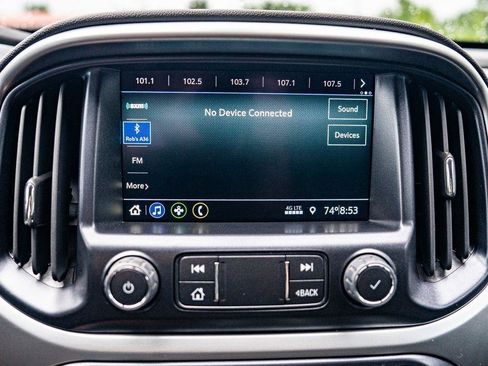 Used 2022 Chevrolet Colorado LT w/ LT Convenience Package AWD/4WD image 9