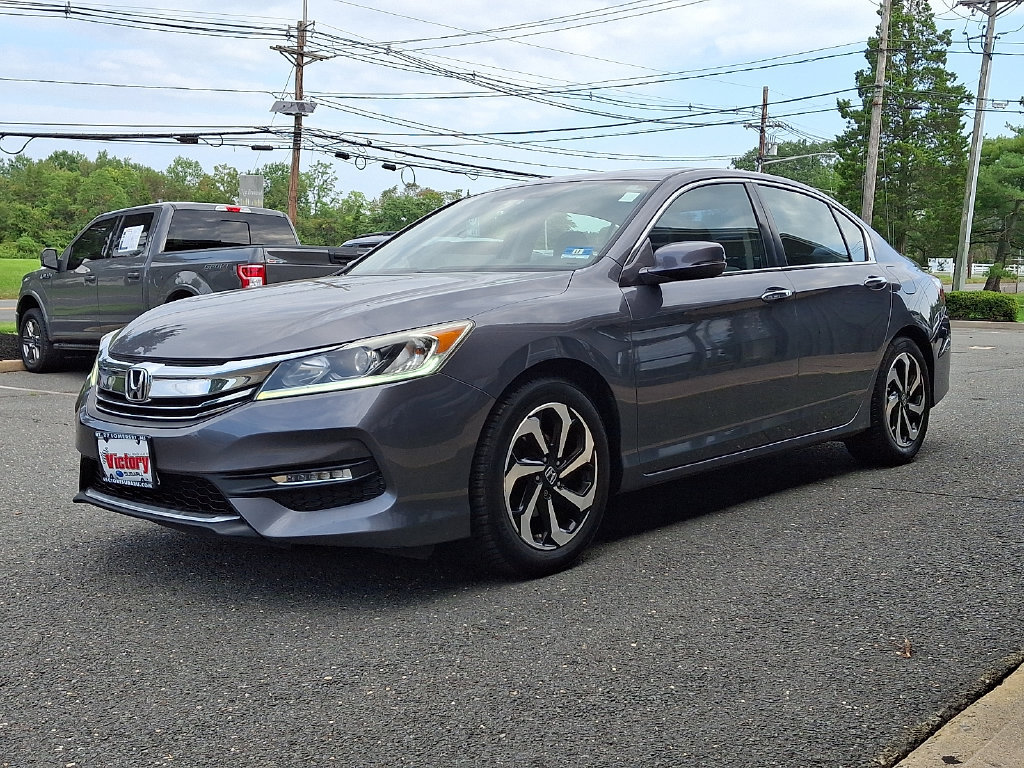 Used 2017 Honda Accord EX image 3