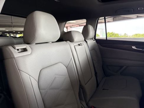 Used 2026 Volkswagen Atlas SE FWD image 26