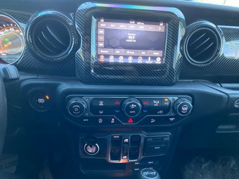 Used 2019 Jeep Wrangler Unlimited Sport S AWD/4WD image 14
