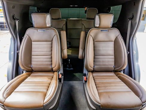 Used 2025 GMC Yukon Denali Ultimate image 37