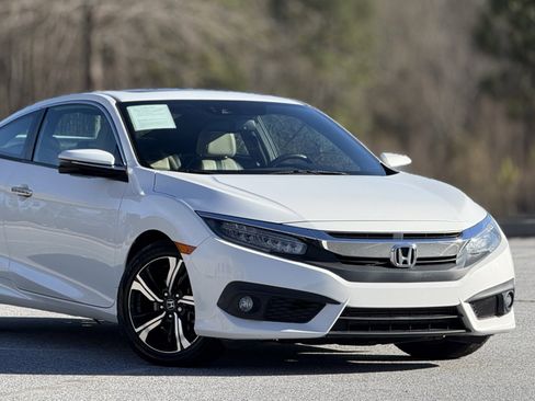 Used 2017 Honda Civic Touring image 42