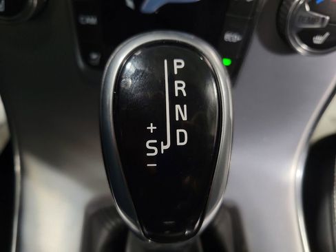 Used 2018 Volvo S60 T5 Dynamic w/ Vision Package image 16