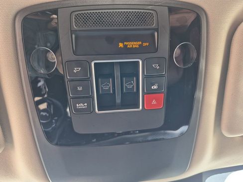 Used 2023 Kia Carnival SX Prestige image 28