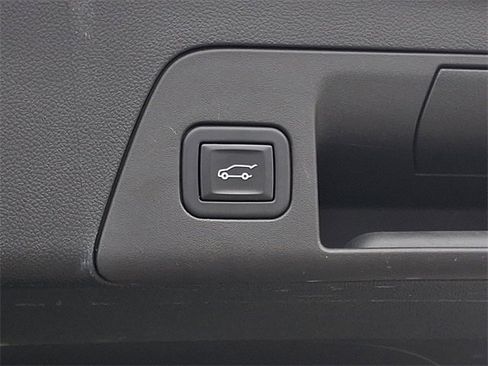 Used 2023 Buick Envision Essence image 30