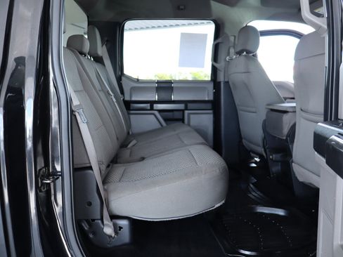 Used 2015 Ford F150 XLT image 26