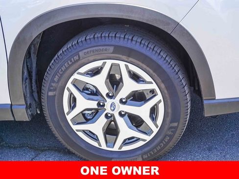 Used 2024 Subaru Forester Premium AWD/4WD image 9