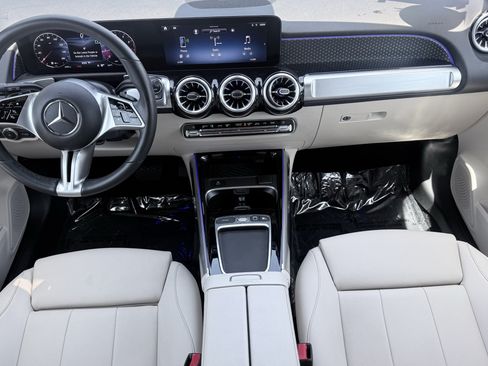 Used 2025 Mercedes-Benz GLB 250 image 49