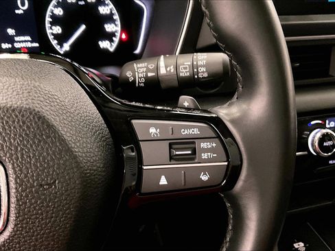 Used 2025 Honda Pilot EX-L image 27