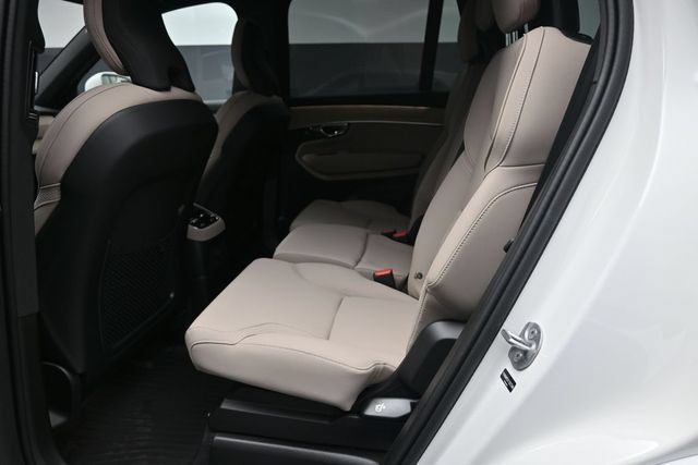 Used 2026 Volvo XC90 T8 Plus w/ Protection Package Premier AWD/4WD image 21