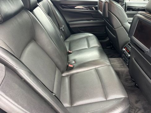 Used 2011 BMW 750i image 15