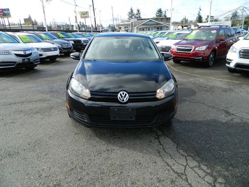 Used 2011 Volkswagen Golf 4-Door image 3