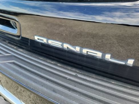 Used 2023 GMC Yukon XL Denali w/ Denali Reserve Package AWD/4WD image 43