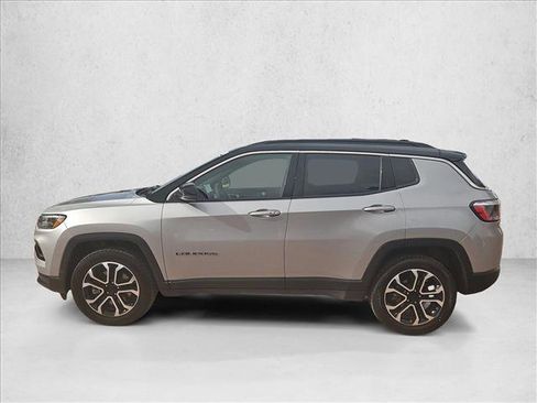 Used 2024 Jeep Compass Limited image 9